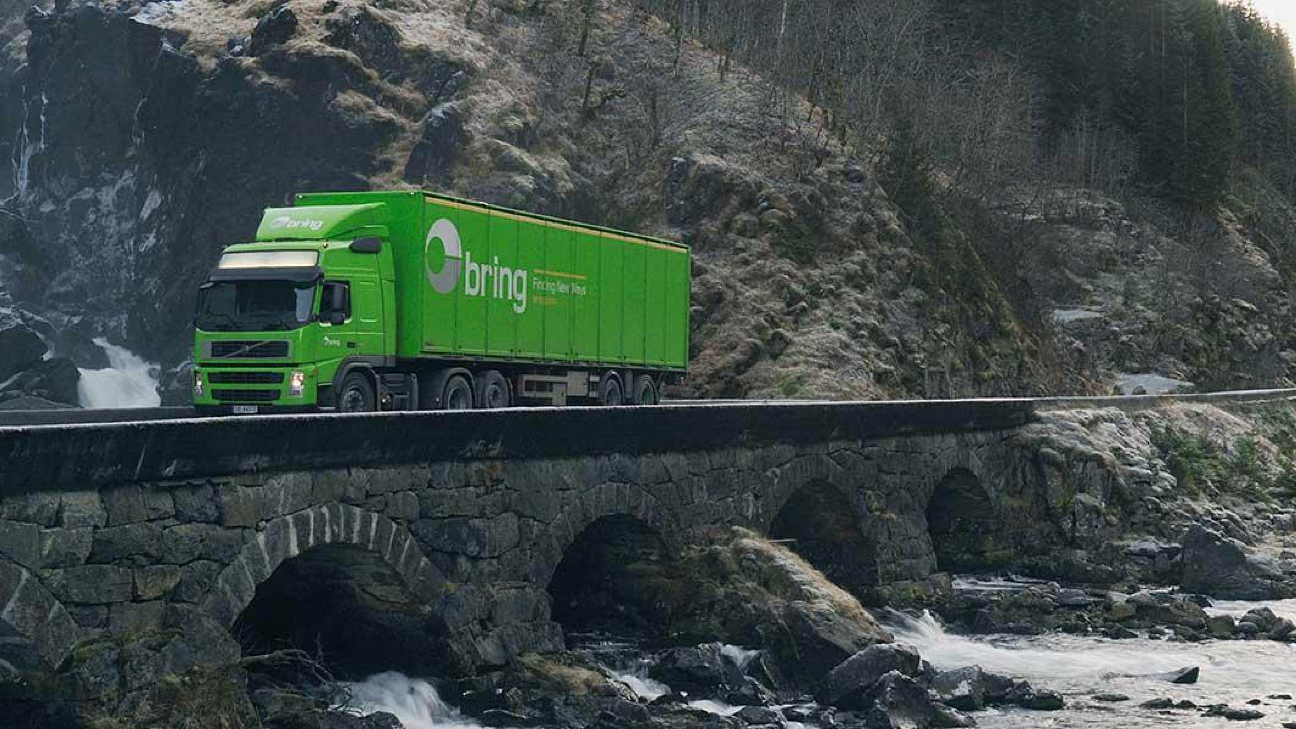 Bring truck on bridge